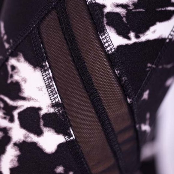 High-Waisted & Mash Panel Gym and Yoga Leggings with Side Pockets Marble Black - Picture 2 of 7